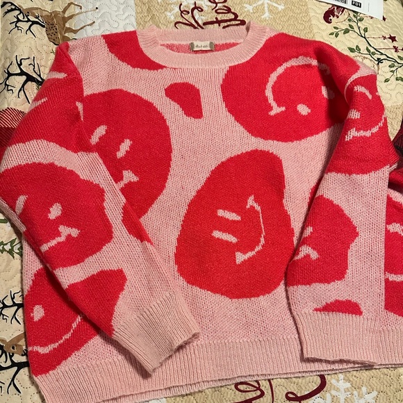 ALTAR’D STATE smiley sweater. Size LARGE
WORN AND WASHED ONCE. EUC - Picture 1 of 3